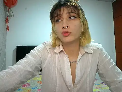 Mia foster1 online show from 05-26-26, 11:01