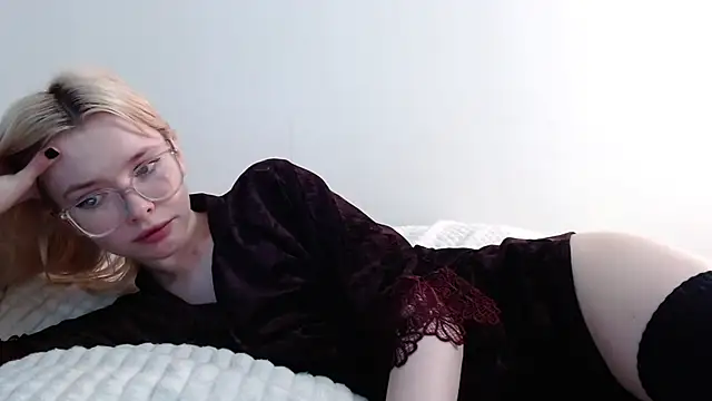 Snapshot of Sataobby chatting on 02-23-25, 04:24 Sataobby online show from 02-23-25, 04:24