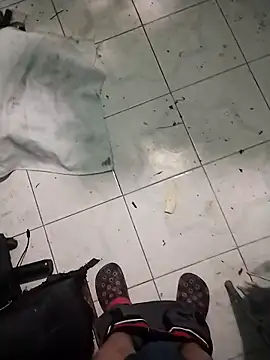 Snapshot of MauBisexualErotik chatting on 02-05-26, 07:13 MauBisexualErotik online show from 02-05-26, 07:13