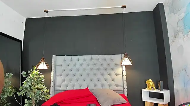 Tammy  vega  online show from 12-15-24, 03:45