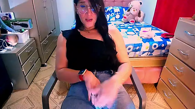 BitterMomXxx online show from 02-08-25, 01:11