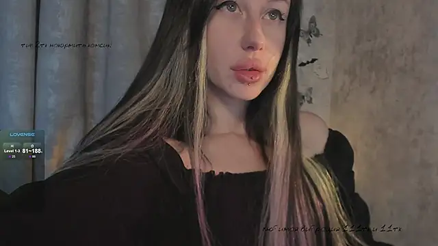 Snapshot of elena_addiction chatting on 11-04-25, 04:17 elena addiction online show from 11-04-25, 04:17