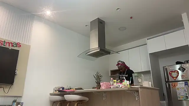 ChocolateCakeQueen online show from 01-06-25, 11:18