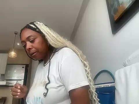 Snapshot of ChocolateCakeQueen chatting on 07-10-26, 01:25 ChocolateCakeQueen online show from 07-10-26, 01:25
