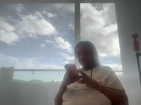 Snapshot of ChocolateCakeQueen chatting on 07-17-26, 12:23 ChocolateCakeQueen online show from 07-17-26, 12:23