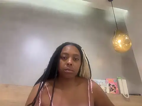 Snapshot of ChocolateCakeQueen chatting on 08-03-26, 12:31 ChocolateCakeQueen online show from 08-03-26, 12:31