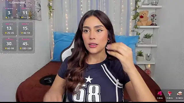 HazzelGray online show from 03-11-25, 04:18