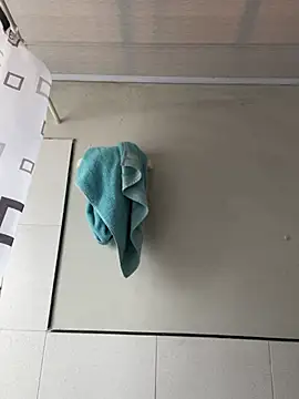 hannahb-e online show from 03-18-25, 02:04