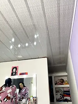 hannahb-e online show from 09-26-25, 04:11