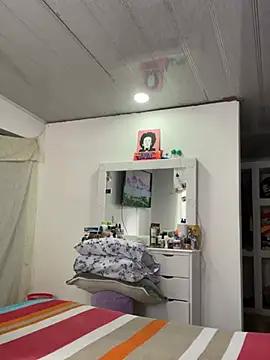 hannahb-e online show from 05-12-26, 12:02