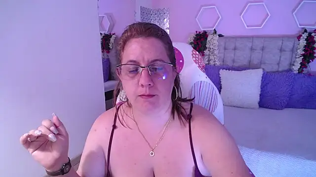 katie joness  online show from 01-05-25, 03:45