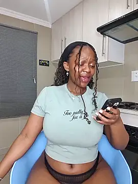 Snapshot of Jazmine-Blue chatting on 10-24-25, 10:39 Jazmine-Blue online show from 10-24-25, 10:39