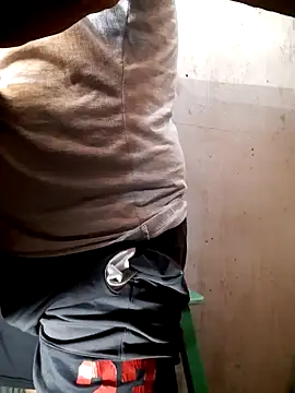 hecwil8 online show from 04-22-26, 06:31