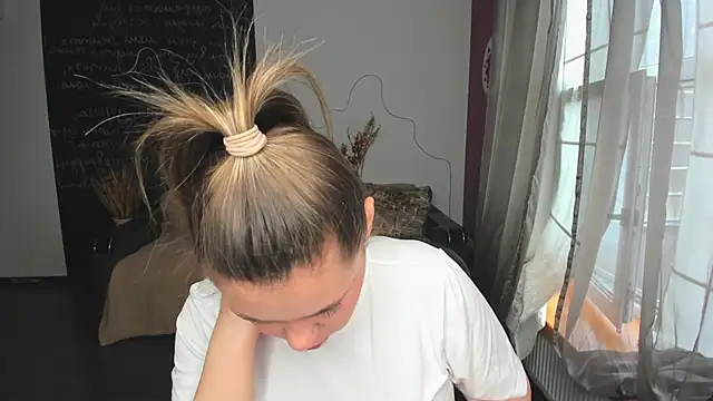 IsabellaBler online show from 02-18-26, 06:53