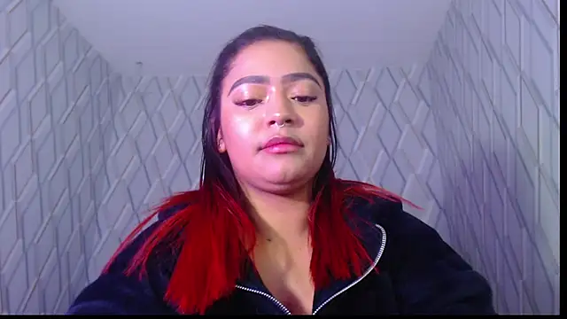 NicolleTaylor online show from 01-30-25, 04:06