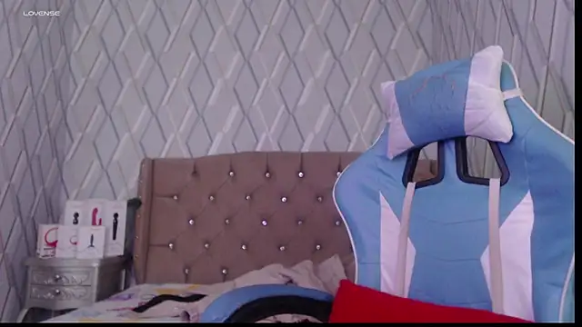 NicolleTaylor online show from 01-31-25, 01:11