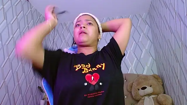 NicolleTaylor online show from 02-19-25, 03:50