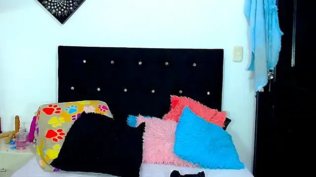 Snapshot of AngeDrty chatting on 11-05-25, 11:16 AngeDrty online show from 11-05-25, 11:16