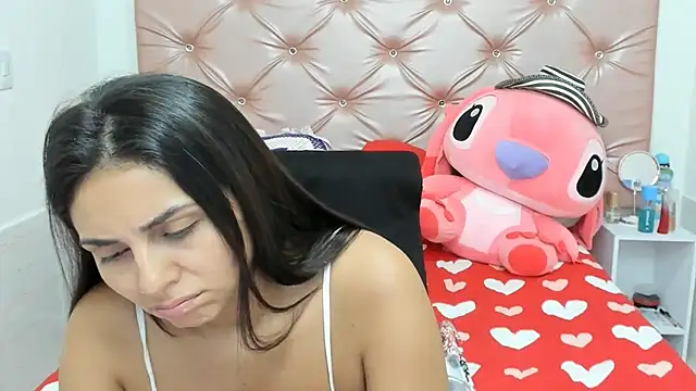 Snapshot of KatiaMoore chatting on 10-11-25, 03:28 KatiaMoore online show from 10-11-25, 03:28