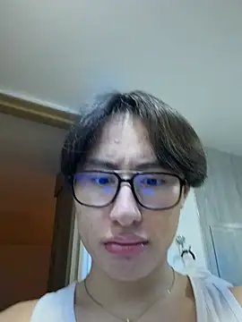 Snapshot of SrLuis18 chatting on 03-28-26, 04:45 SrLuis18 online show from 03-28-26, 04:45