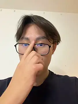 Snapshot of SrLuis18 chatting on 04-05-26, 10:29 SrLuis18 online show from 04-05-26, 10:29