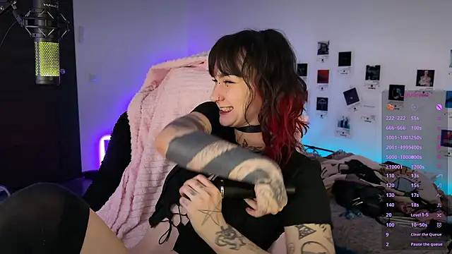 deadlysweet online show from 02-13-26, 02:40