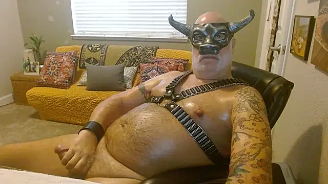 Snapshot of musclebearnips chatting on 10-16-25, 07:15 musclebearnips online show from 10-16-25, 07:15