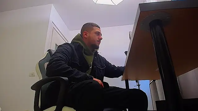 Snapshot of JoshKnights chatting on 10-03-25, 05:04 JoshKnights online show from 10-03-25, 05:04