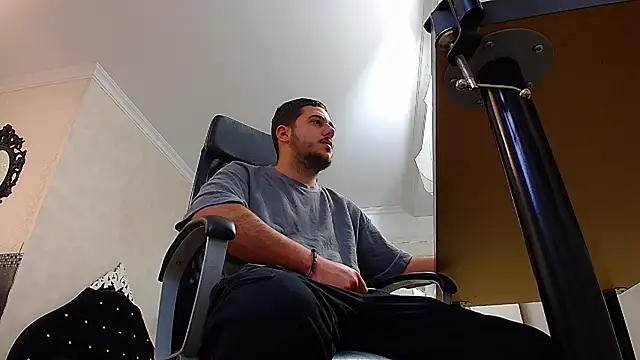 Snapshot of JoshKnights chatting on 10-27-25, 05:33 JoshKnights online show from 10-27-25, 05:33