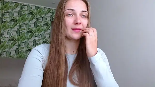 Olivia shine online show from 09-27-25, 04:28