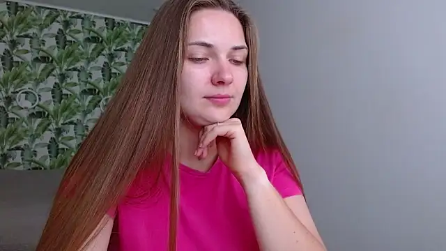 Olivia shine online show from 09-30-25, 04:28