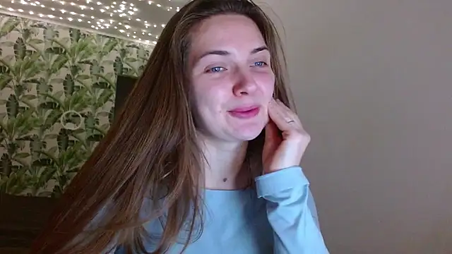 Olivia shine online show from 12-16-25, 05:12