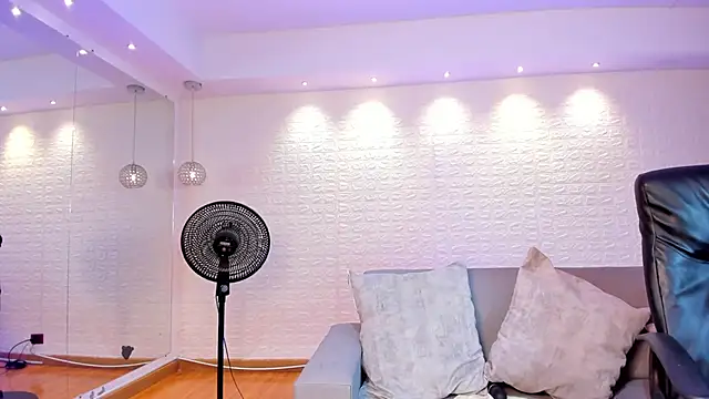 victoria mooree online show from 02-03-25, 06:39