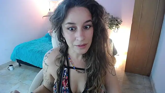Paula Paz online show from 09-18-25, 03:14