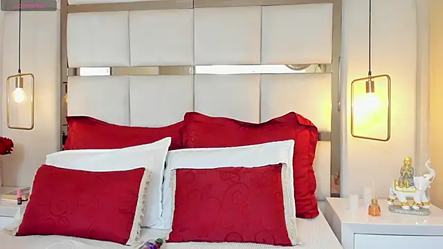 Snapshot of elizavenus chatting on 02-25-25, 12:13 elizavenus online show from 02-25-25, 12:13