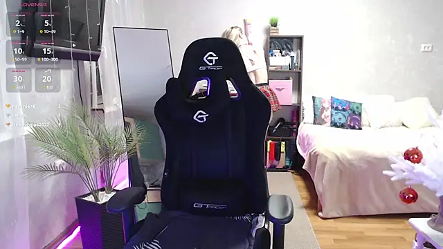 Snapshot of Little_Soph chatting on 12-27-24, 12:07 Little Soph online show from 12-27-24, 12:07