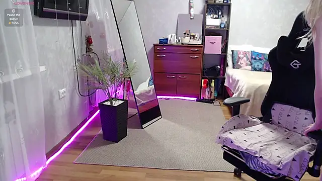 Snapshot of Little_Soph chatting on 01-23-25, 02:33 Little Soph online show from 01-23-25, 02:33