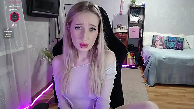 Snapshot of Little_Soph chatting on 03-06-25, 12:10 Little Soph online show from 03-06-25, 12:10