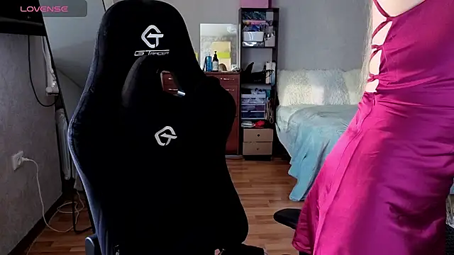 Snapshot of Little_Soph chatting on 09-16-25, 01:34 Little Soph online show from 09-16-25, 01:34