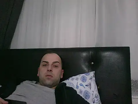 Snapshot of Yldrmm_9553 chatting on 02-19-26, 04:36 Yldrmm 9553 online show from 02-19-26, 04:36