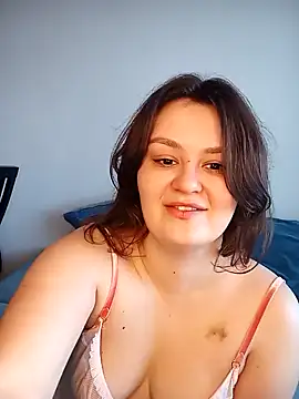 Snapshot of BlackCurly chatting on 01-05-25, 09:59 BlackCurly online show from 01-05-25, 09:59