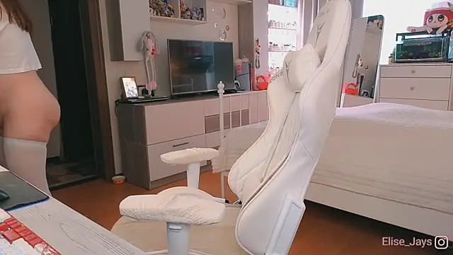 elisejays online show from 10-24-25, 11:39