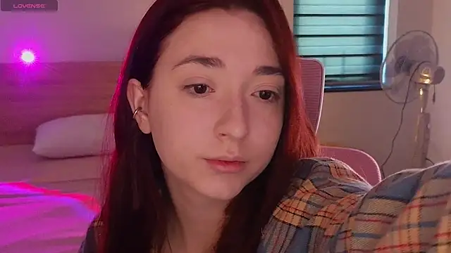 YasmineWest online show from 05-01-26, 12:37