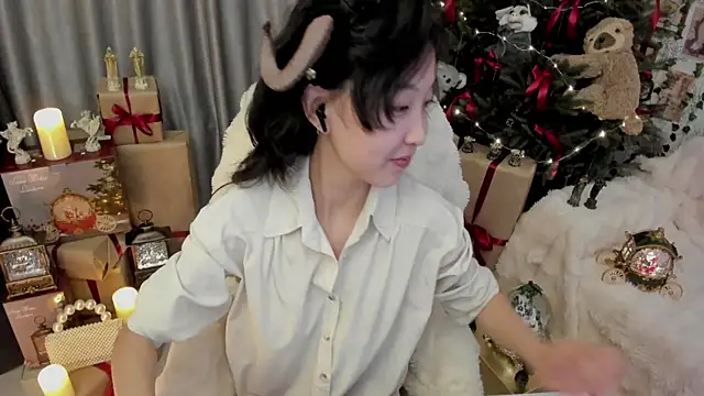 Snapshot of Minami_686 chatting on 01-06-25, 04:44 Minami 686 online show from 01-06-25, 04:44