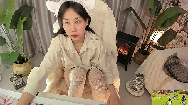 Snapshot of Minami_686 chatting on 02-11-25, 02:25 Minami 686 online show from 02-11-25, 02:25