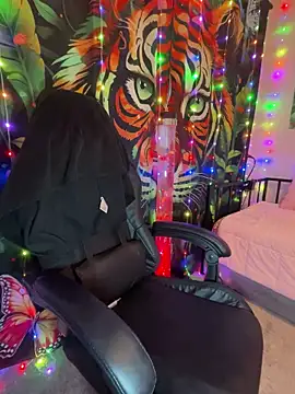 fatfabulous1981 online show from 03-15-25, 05:19