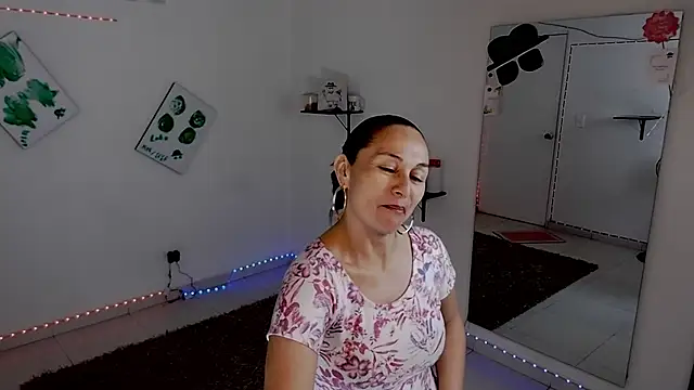 Snapshot of lollita_23_ chatting on 11-13-25, 08:19 lollita 23 online show from 11-13-25, 08:19