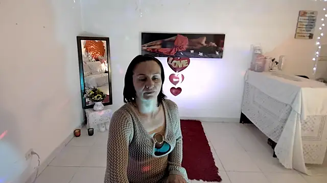 lollita 23  online show from 06-17-26, 07:15