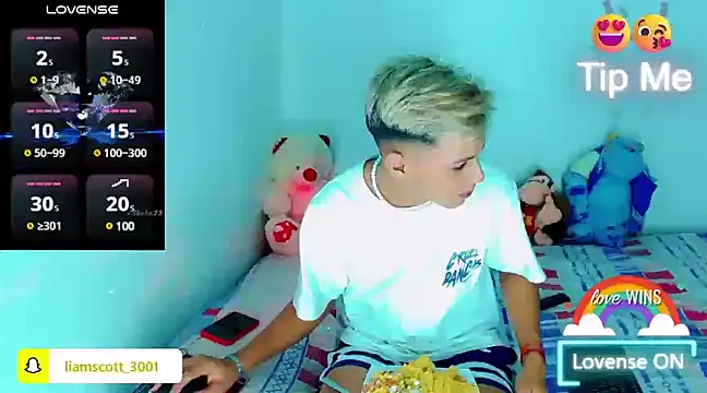 Snapshot of Liamscott_ chatting on 12-07-24, 03:47 Liamscott online show from 12-07-24, 03:47