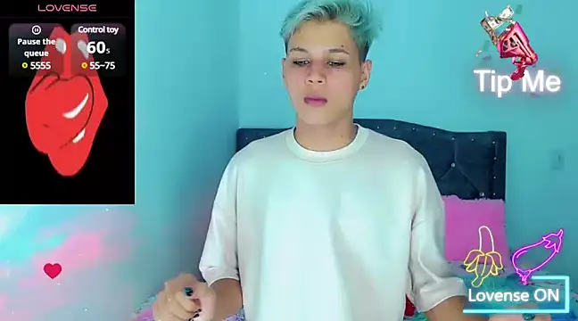 Snapshot of Liamscott_ chatting on 01-23-25, 04:19 Liamscott online show from 01-23-25, 04:19